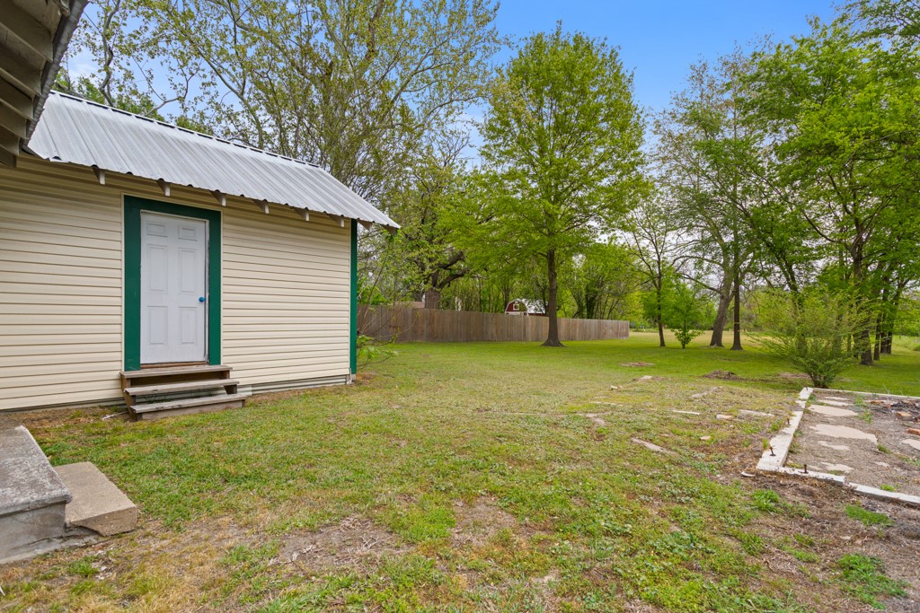 407 W Carnegie Street Winnsboro TX 75494