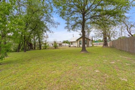 407 W Carnegie Street Winnsboro TX 75494
