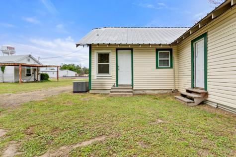 407 W Carnegie Street Winnsboro TX 75494