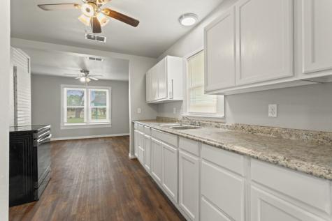 407 W Carnegie Street Winnsboro TX 75494