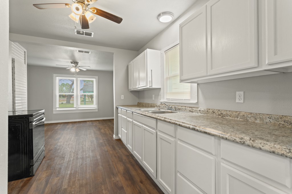 407 W Carnegie Street Winnsboro TX 75494