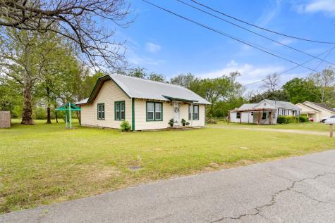 407 W Carnegie Street Winnsboro TX 75494