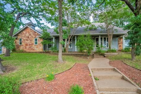 2807 Marquis Circle W Arlington TX 76016