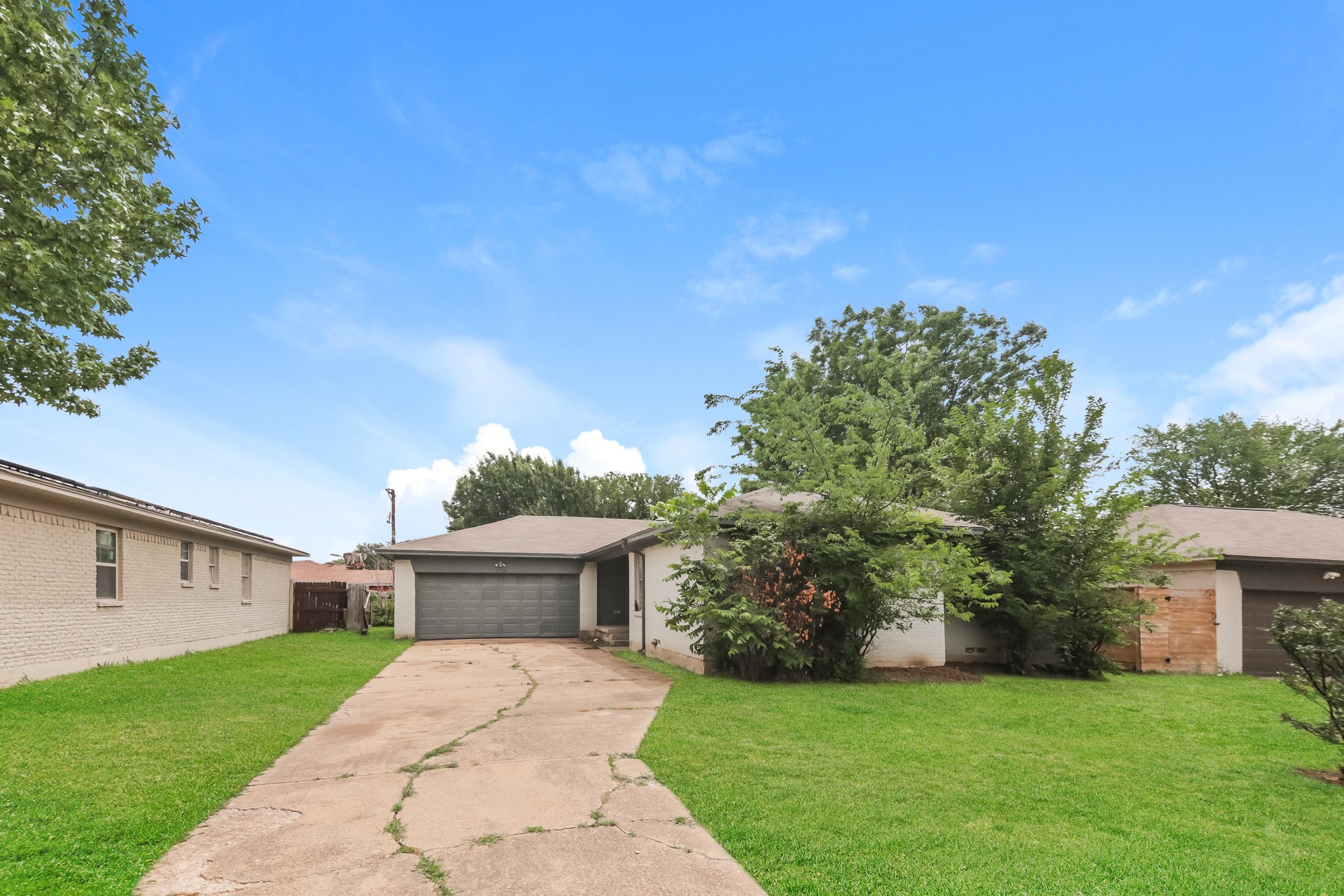 1718 Joan Drive Dallas TX 75217