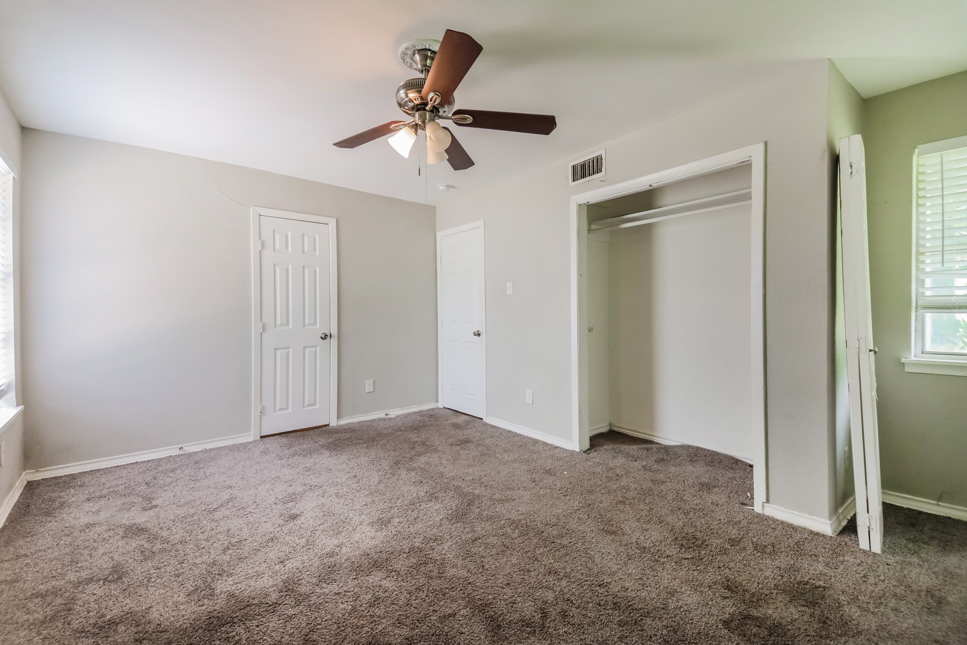 1718 Joan Drive Dallas TX 75217