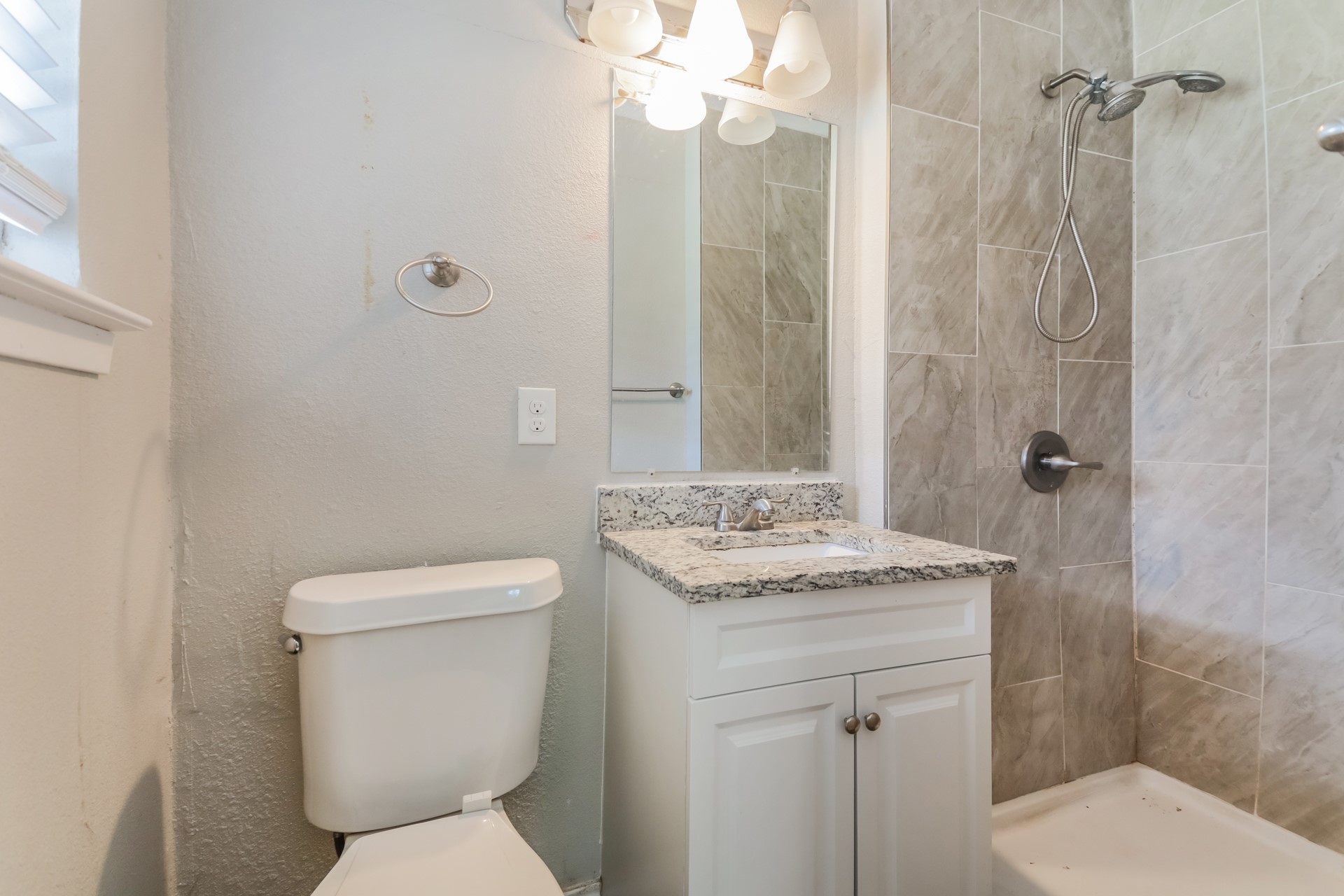 1718 Joan Drive Dallas TX 75217