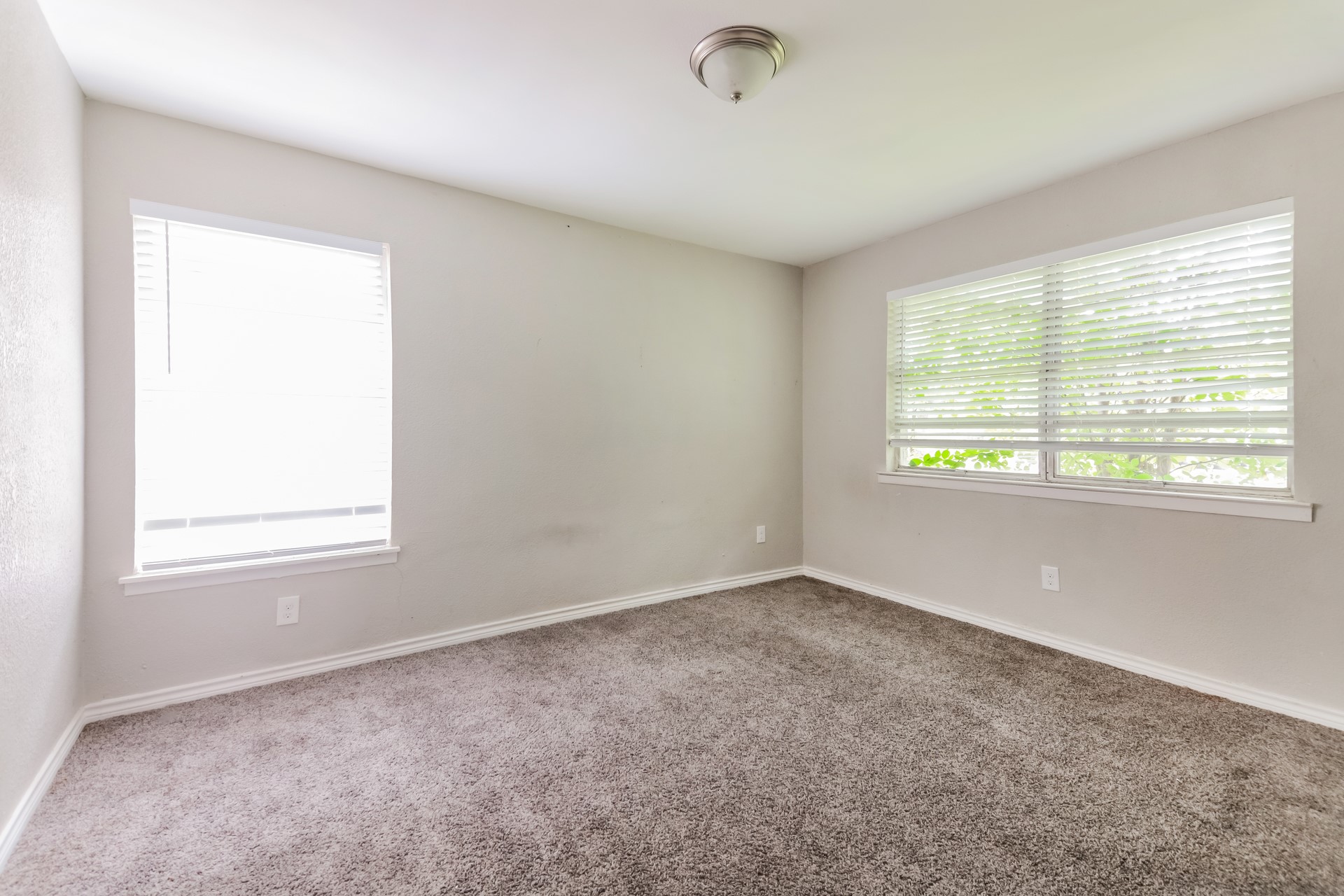 1718 Joan Drive Dallas TX 75217