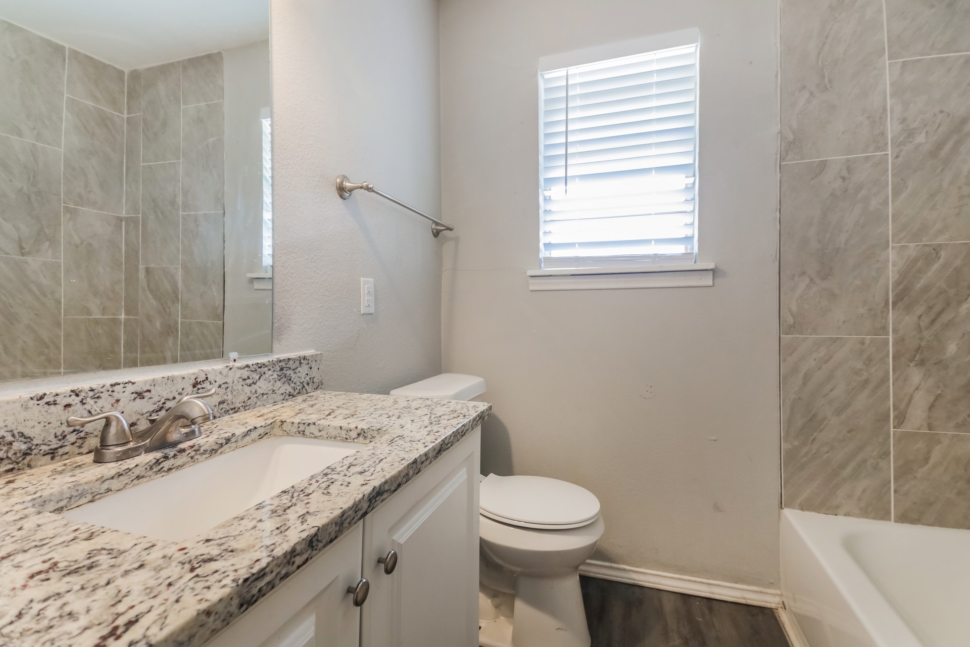 1718 Joan Drive Dallas TX 75217