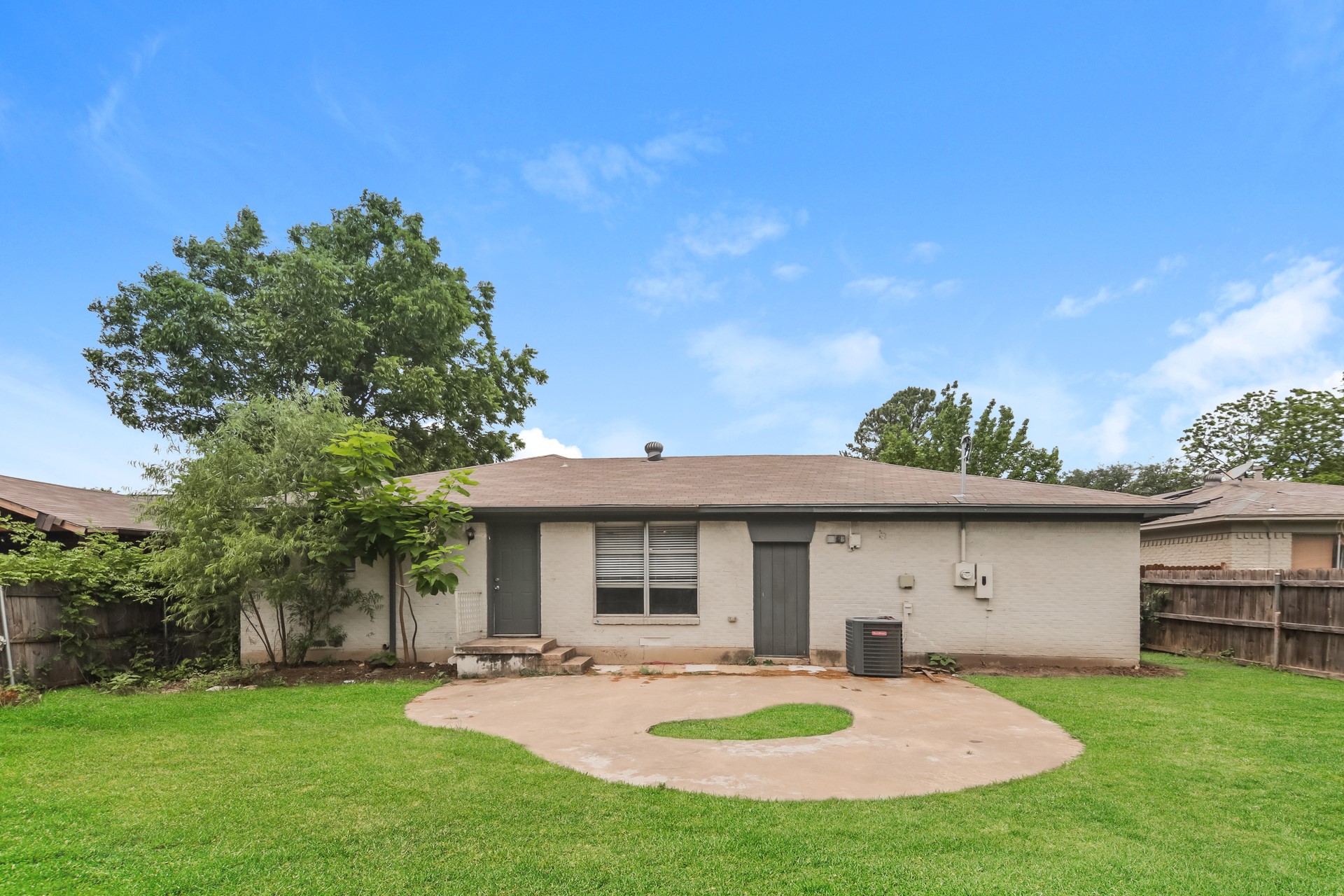 1718 Joan Drive Dallas TX 75217