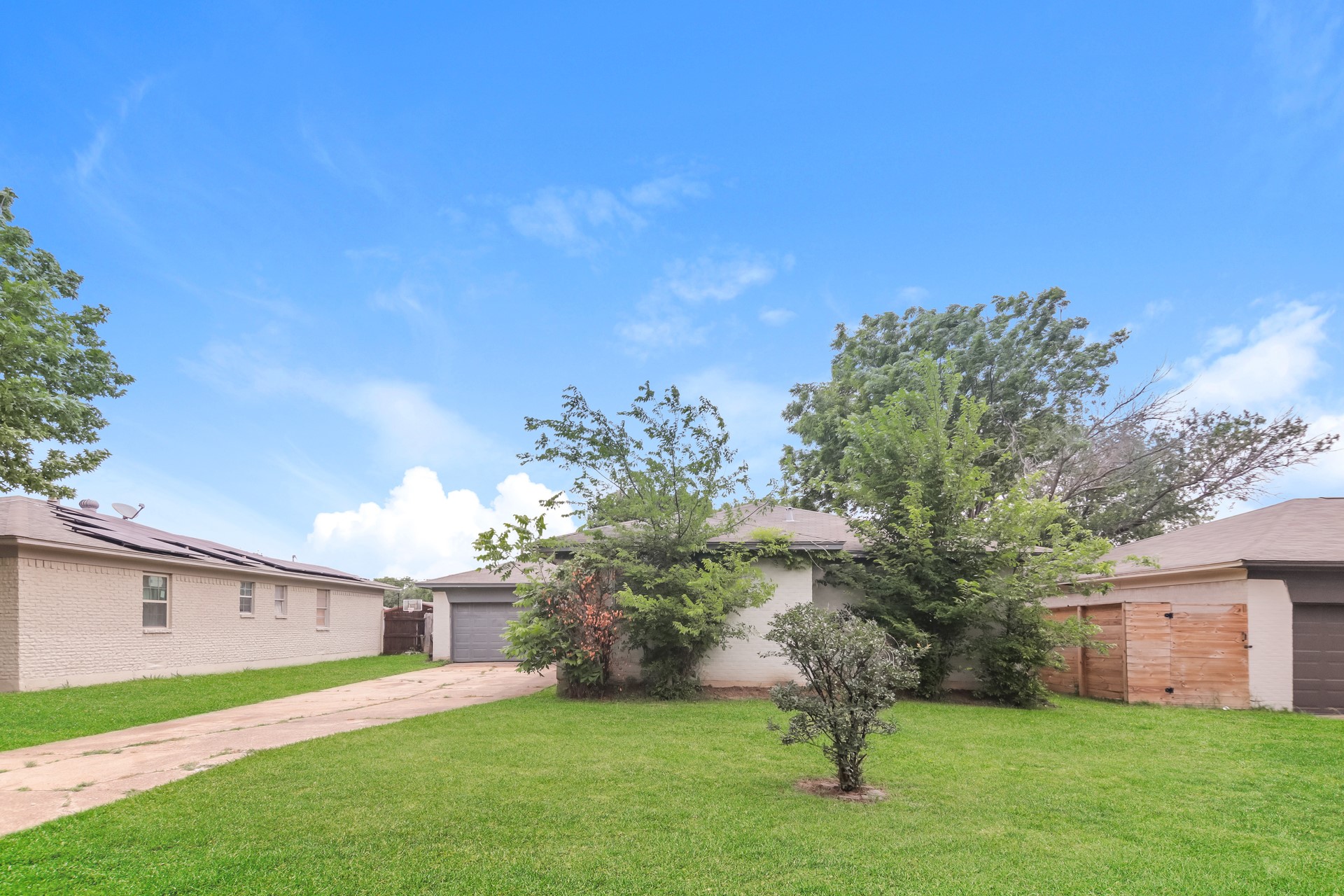 1718 Joan Drive Dallas TX 75217
