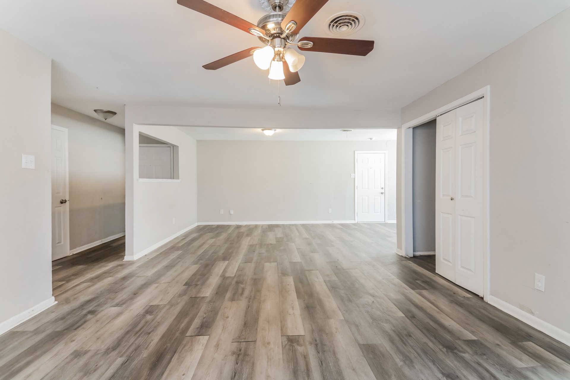 1718 Joan Drive Dallas TX 75217