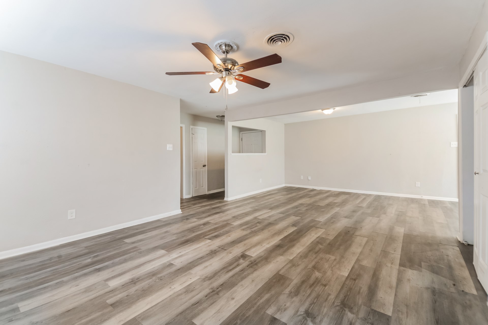 1718 Joan Drive Dallas TX 75217