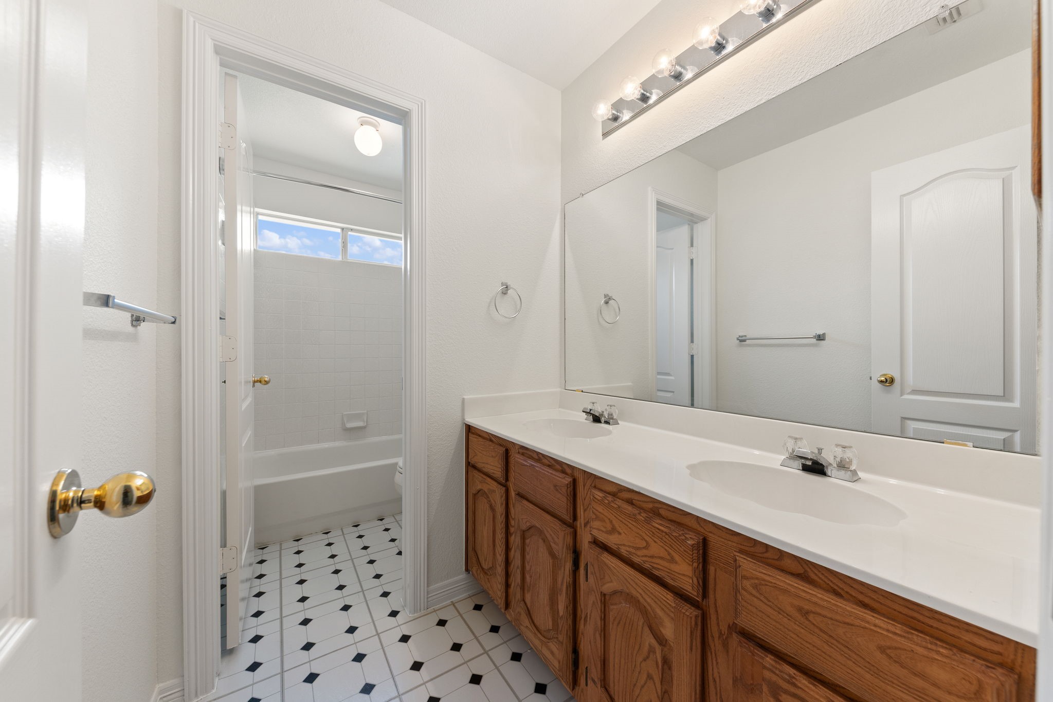 716 Mockingbird Court Crowley TX 76036