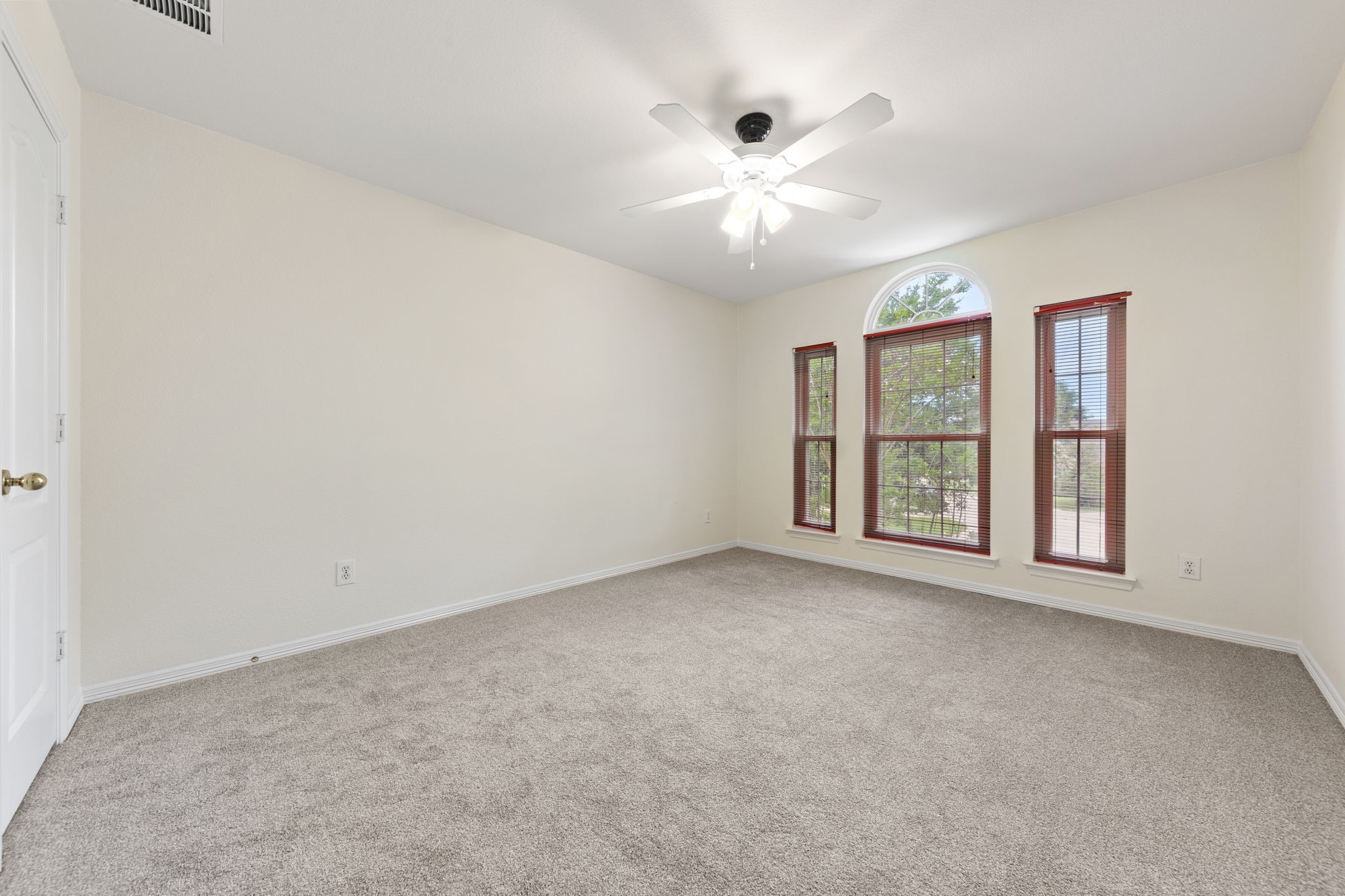 716 Mockingbird Court Crowley TX 76036