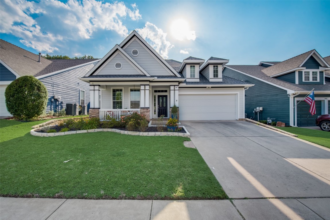 945 Honeysuckle Grapevine TX 76051