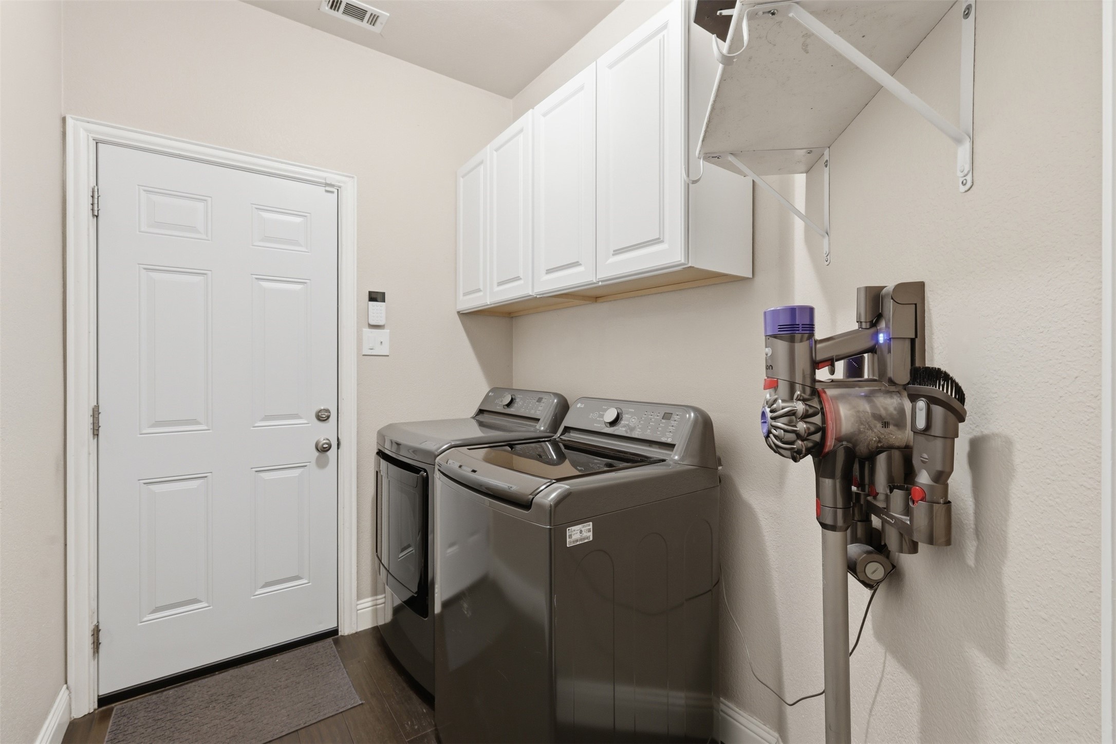 6974 Shoreview Grand Prairie TX 75054