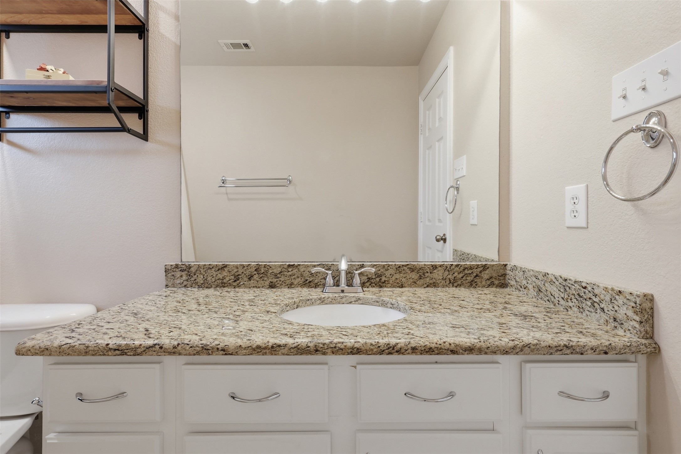 6974 Shoreview Grand Prairie TX 75054
