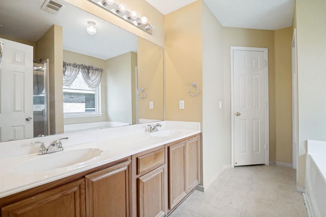 1102 E Oak Street Wylie TX 75098