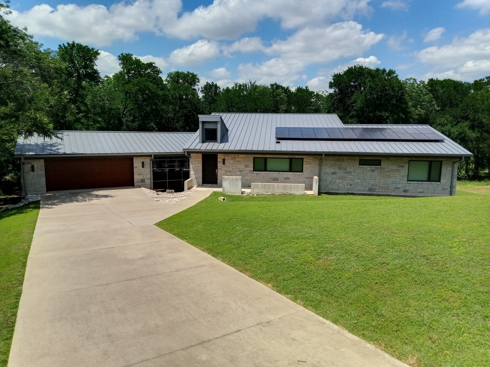 1621 Caddys Circle Garland TX 75043