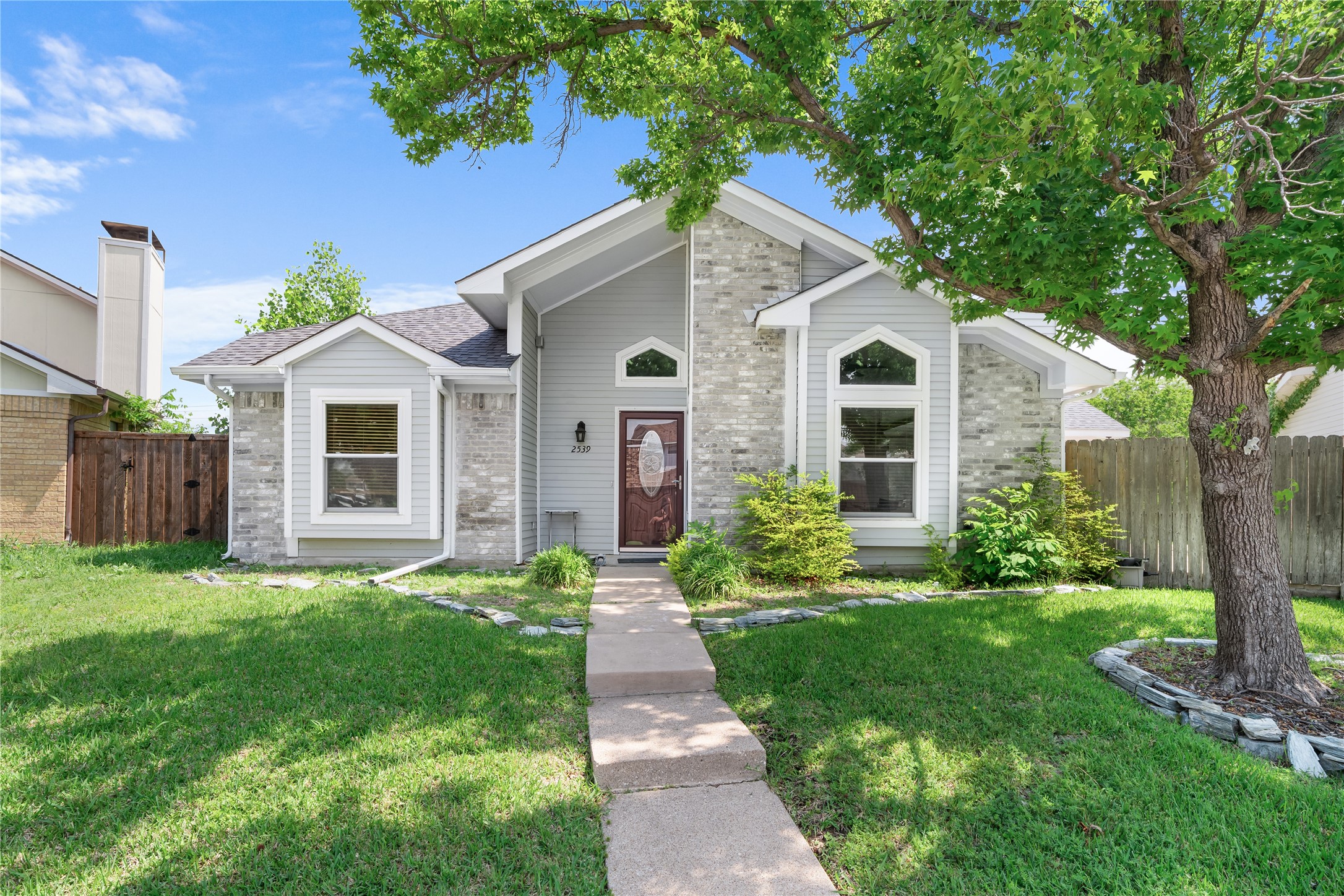 2539 Melissa Lane Carrollton TX 75006