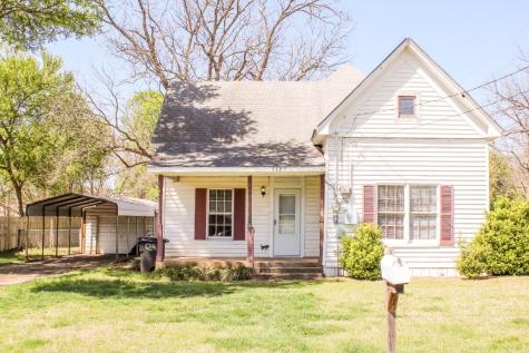 1100 Gleason Avenue Cleburne TX 76033