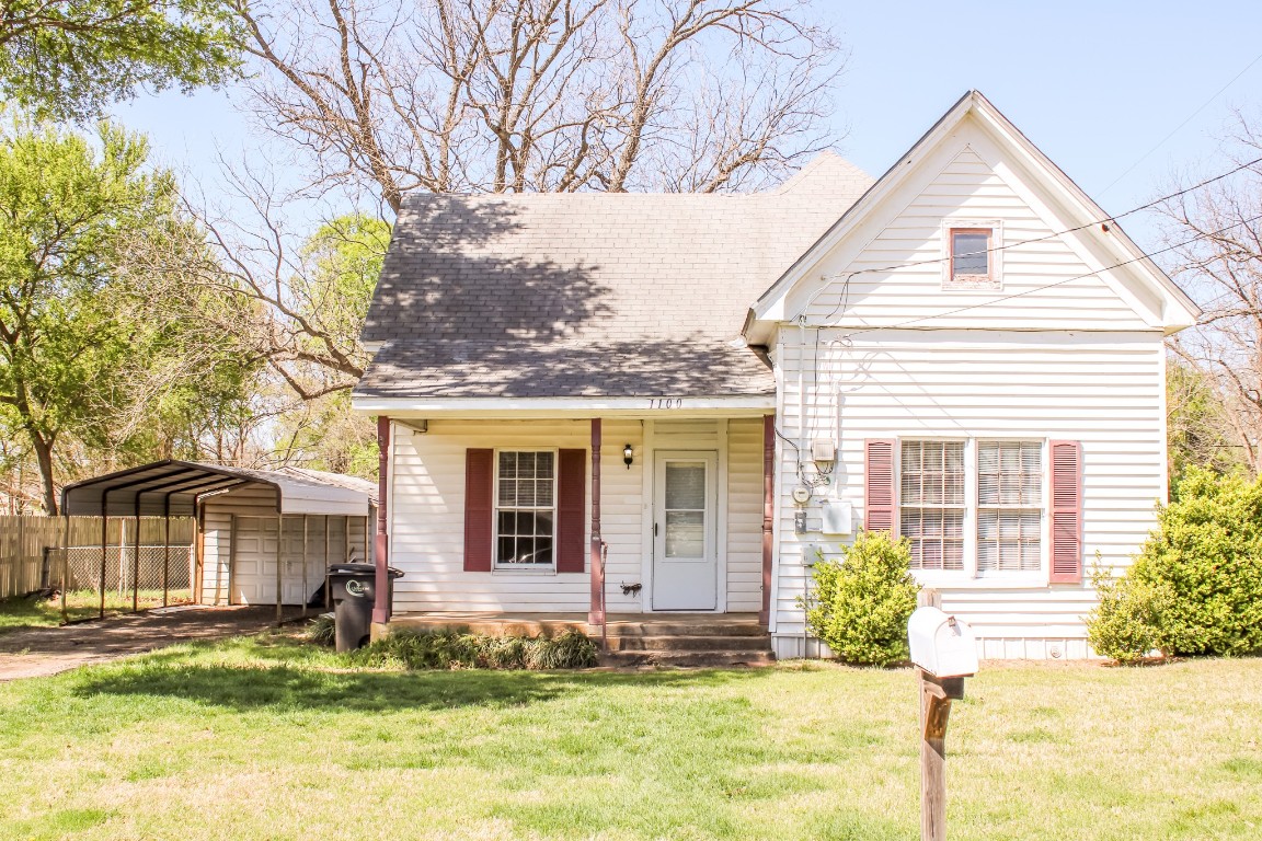 1100 Gleason Avenue Cleburne TX 76033