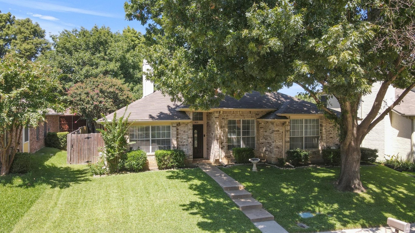 969 Little Den Drive Lewisville TX 75067