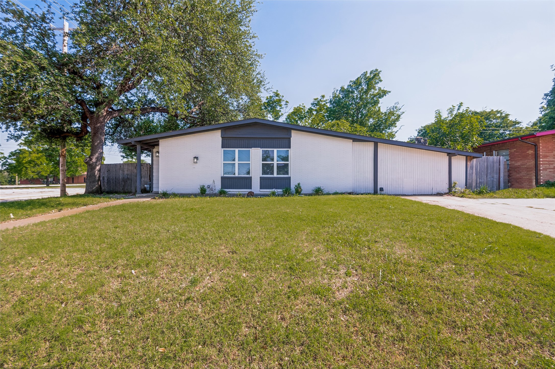 2122 Marilyn Lane Arlington TX 76010