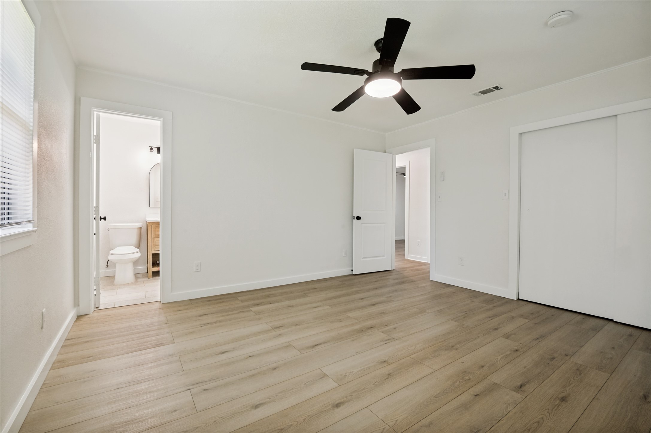 2122 Marilyn Lane Arlington TX 76010