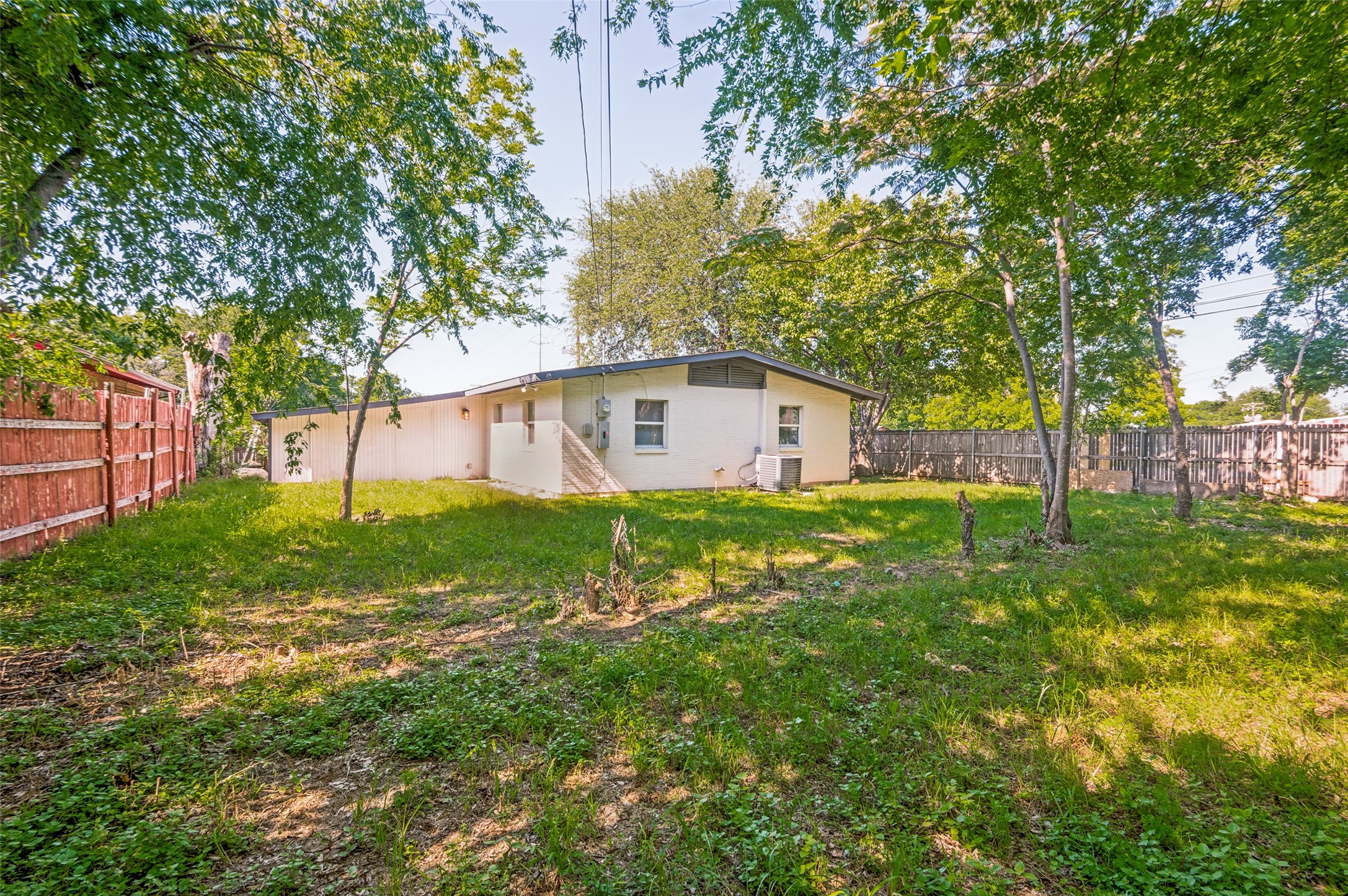 2122 Marilyn Lane Arlington TX 76010