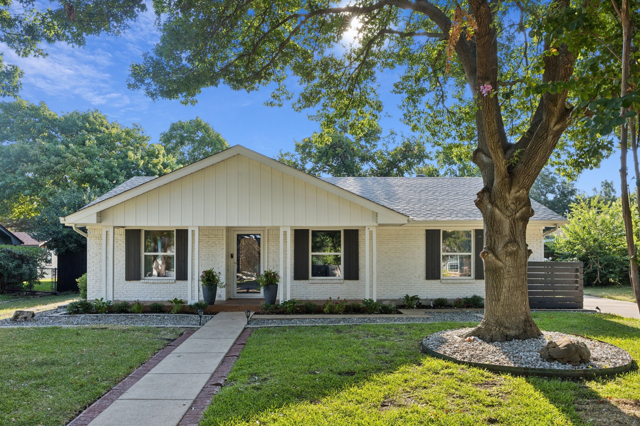 8642 Shagrock Lane Dallas TX 75238