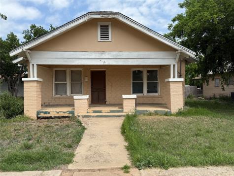 612 Plum Street Coleman TX 76834