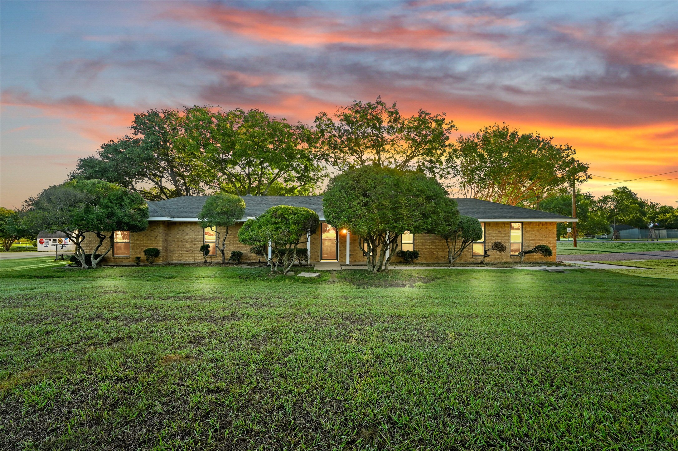 700 Buckboard Street Ovilla TX 75154