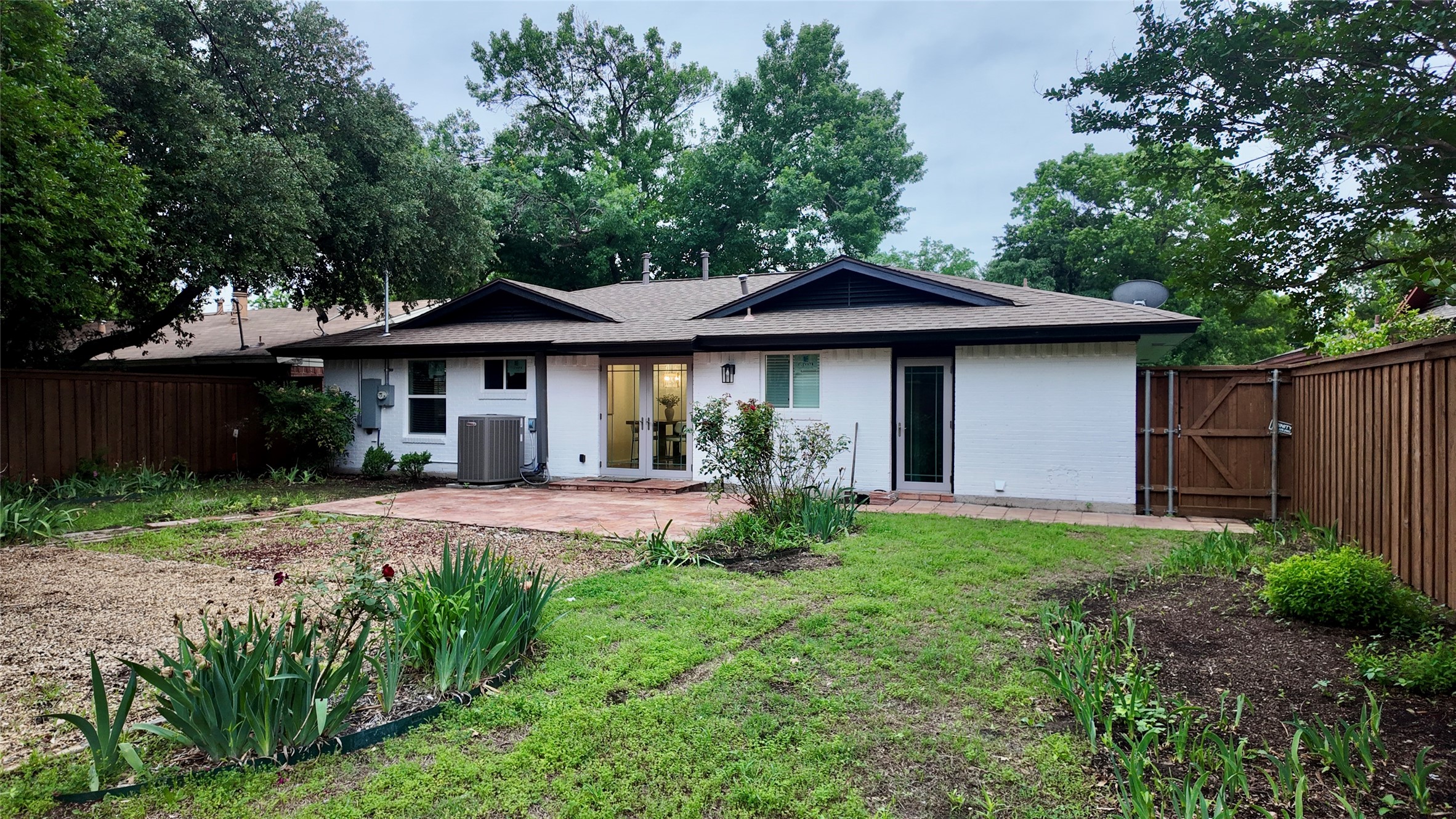 11343 Lippitt Avenue Dallas TX 75218