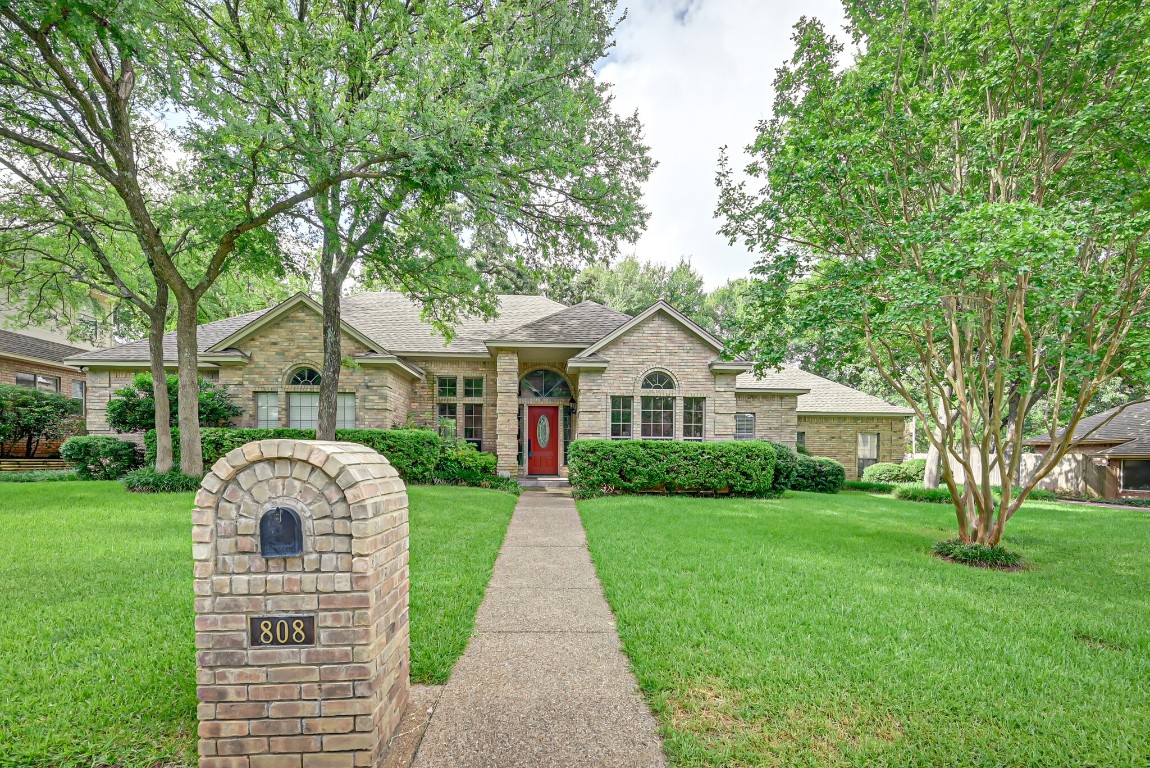 808 Oak Shadows Court Mansfield TX 76063