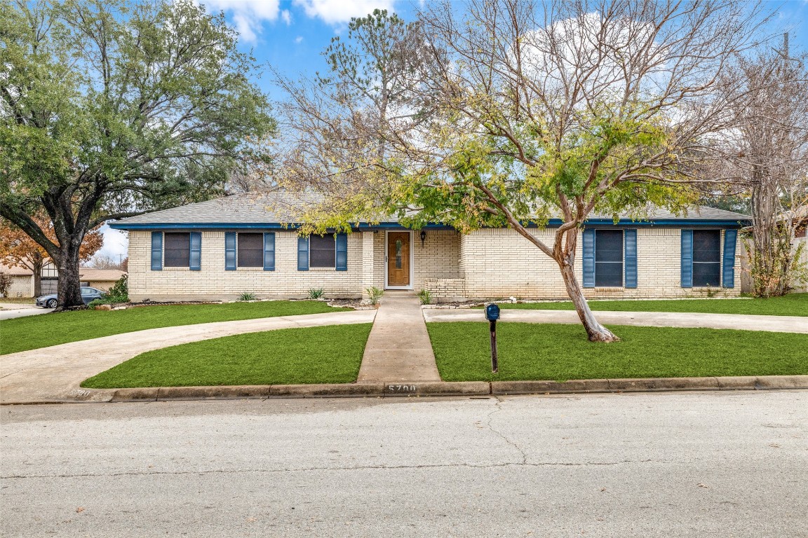 5700 Highgate Drive Arlington TX 76016