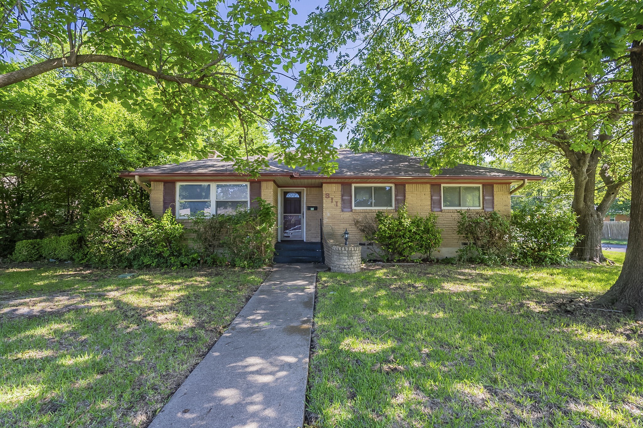 311 E Mona Avenue Duncanville TX 75137