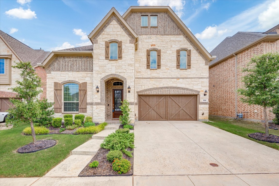 1008 Canyon Oak Drive Euless TX 76039