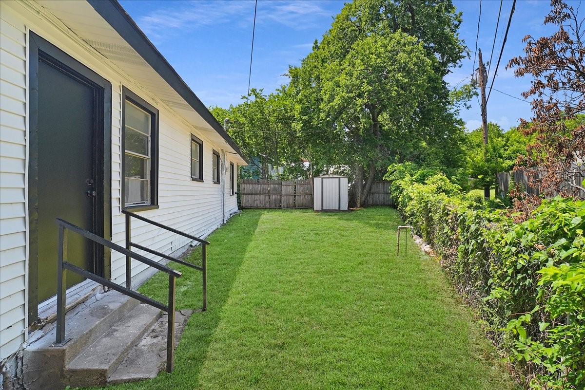 2347 Village Way Dallas TX 75216