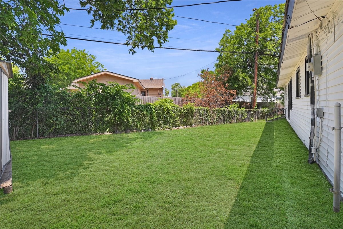 2347 Village Way Dallas TX 75216