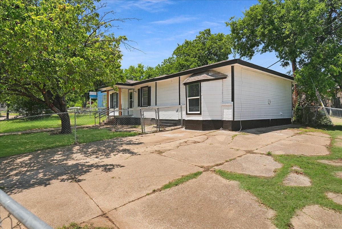 2347 Village Way Dallas TX 75216