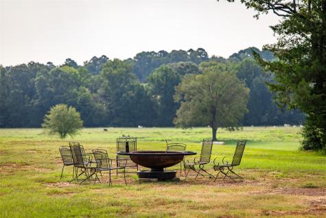 1323 An County Road 153 Palestine TX 75801