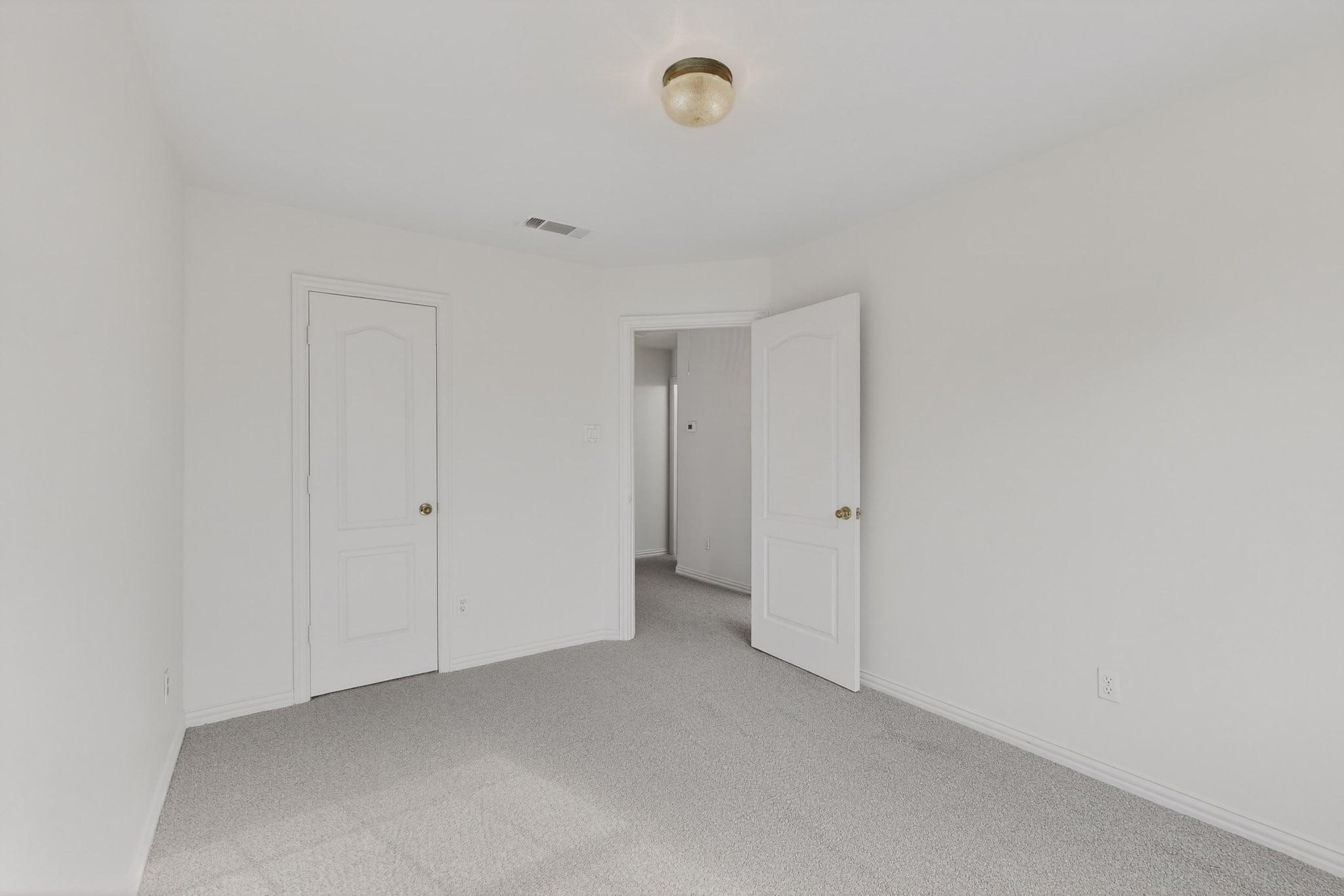 875 San Jacinto Drive Grand Prairie TX 75052