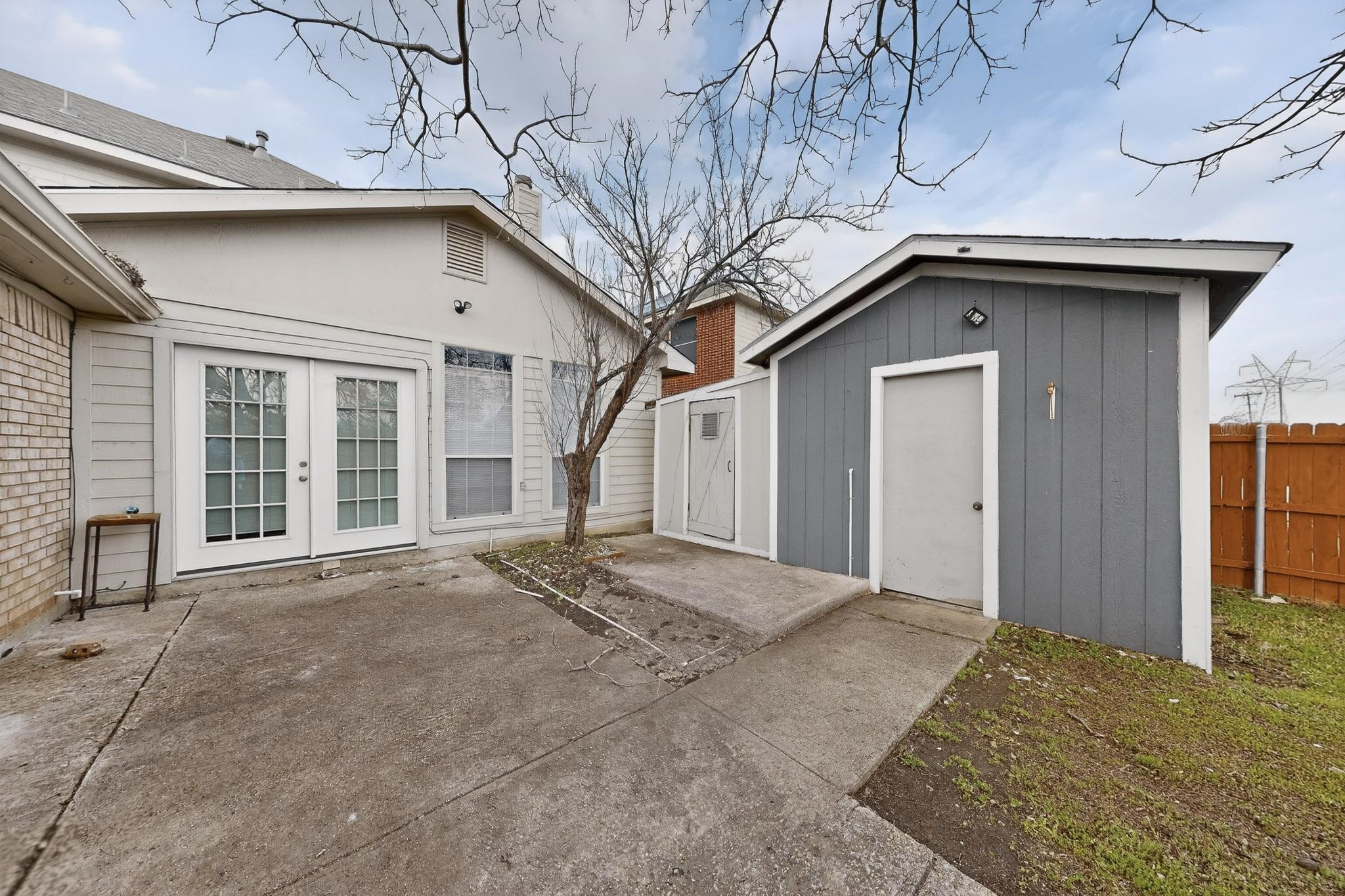 875 San Jacinto Drive Grand Prairie TX 75052