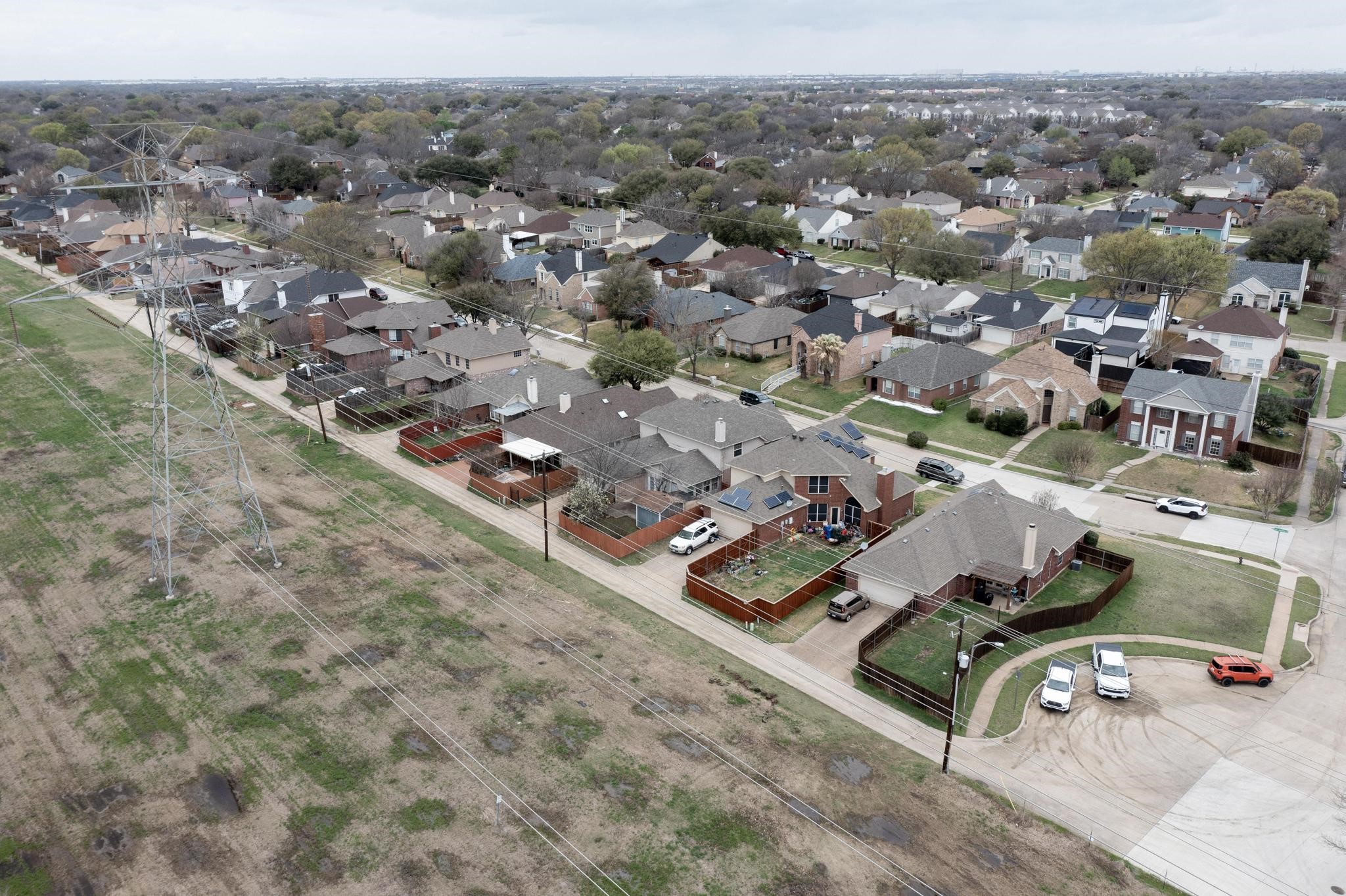 875 San Jacinto Drive Grand Prairie TX 75052