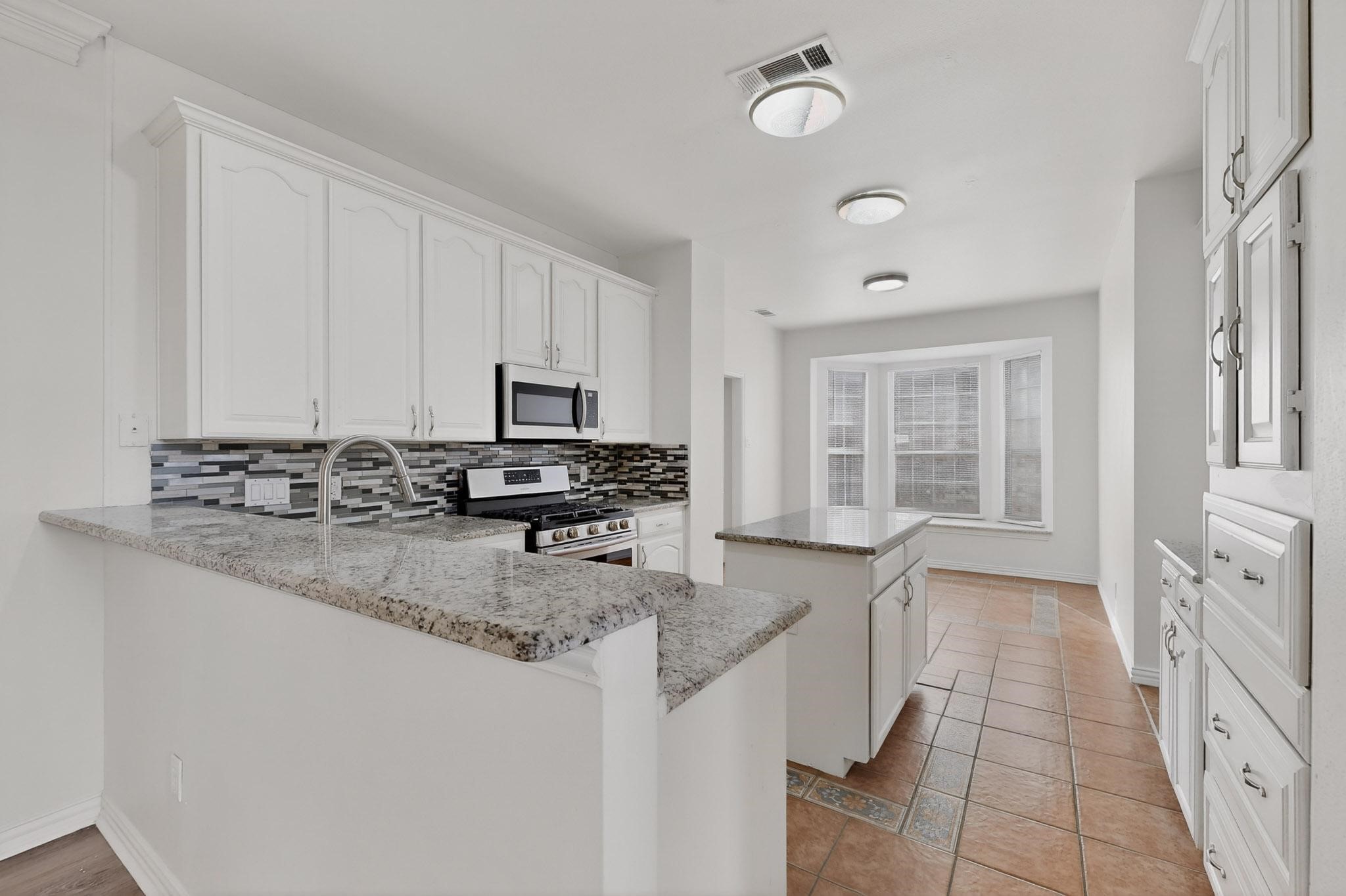 875 San Jacinto Drive Grand Prairie TX 75052