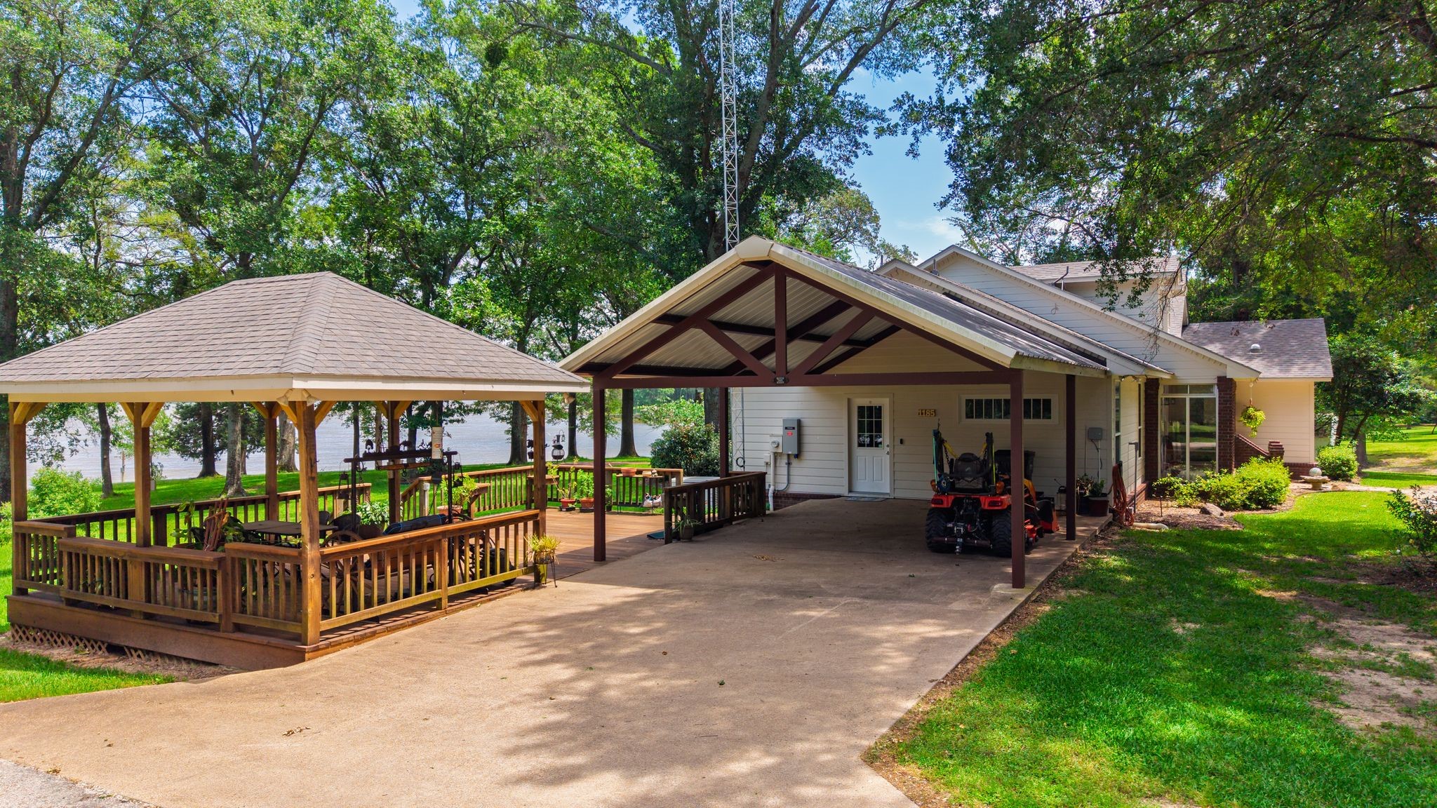 1185 Rs County Road 3503 Emory TX 75440