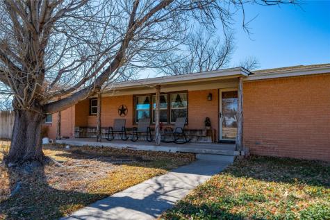 1202 S Orient Street Stamford TX 79553