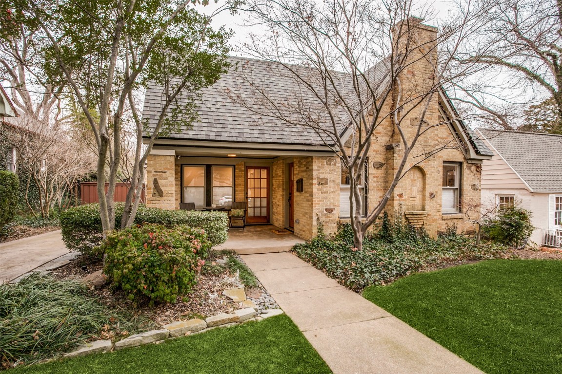 1055 Turner Avenue Dallas TX 75208