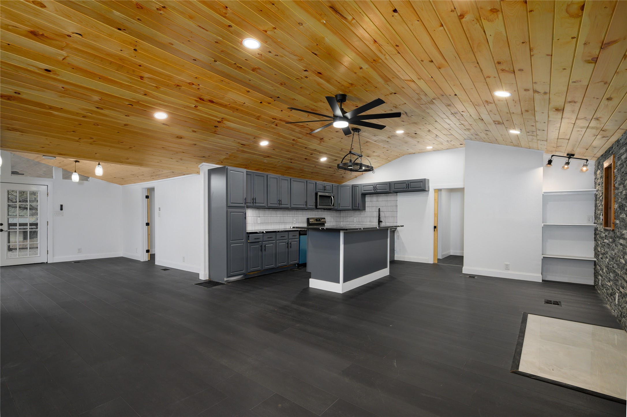 491 Black Forest Drive Pottsboro TX 75076